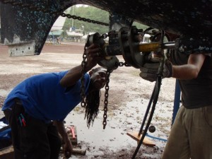 Hydraulischer Abzieher fuer das Wellenlager