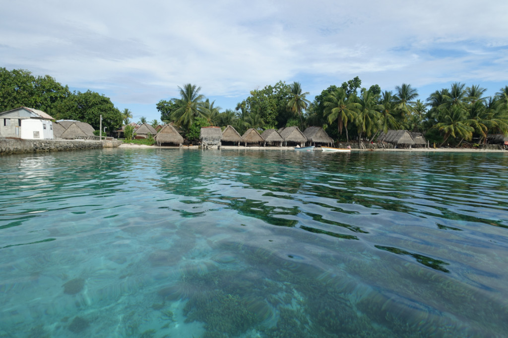 scaled_village_approaching_DSC00364